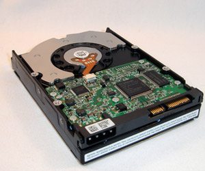hitachi-desktar-7k500-hds725050kla360-3